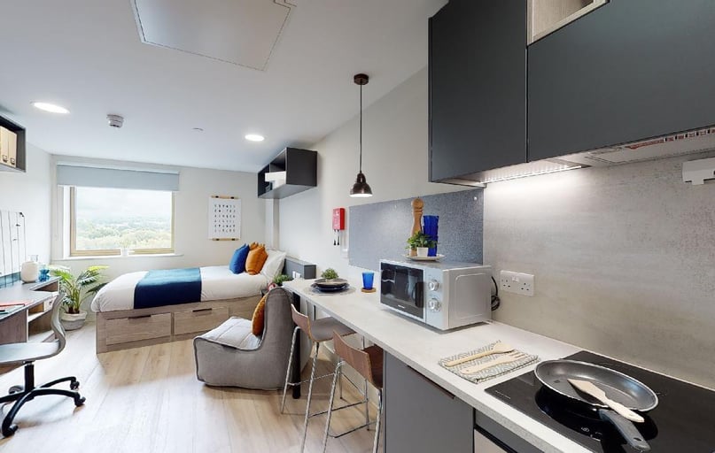 1 Portswood Road, Inner Avenue, Southampton - Image 1